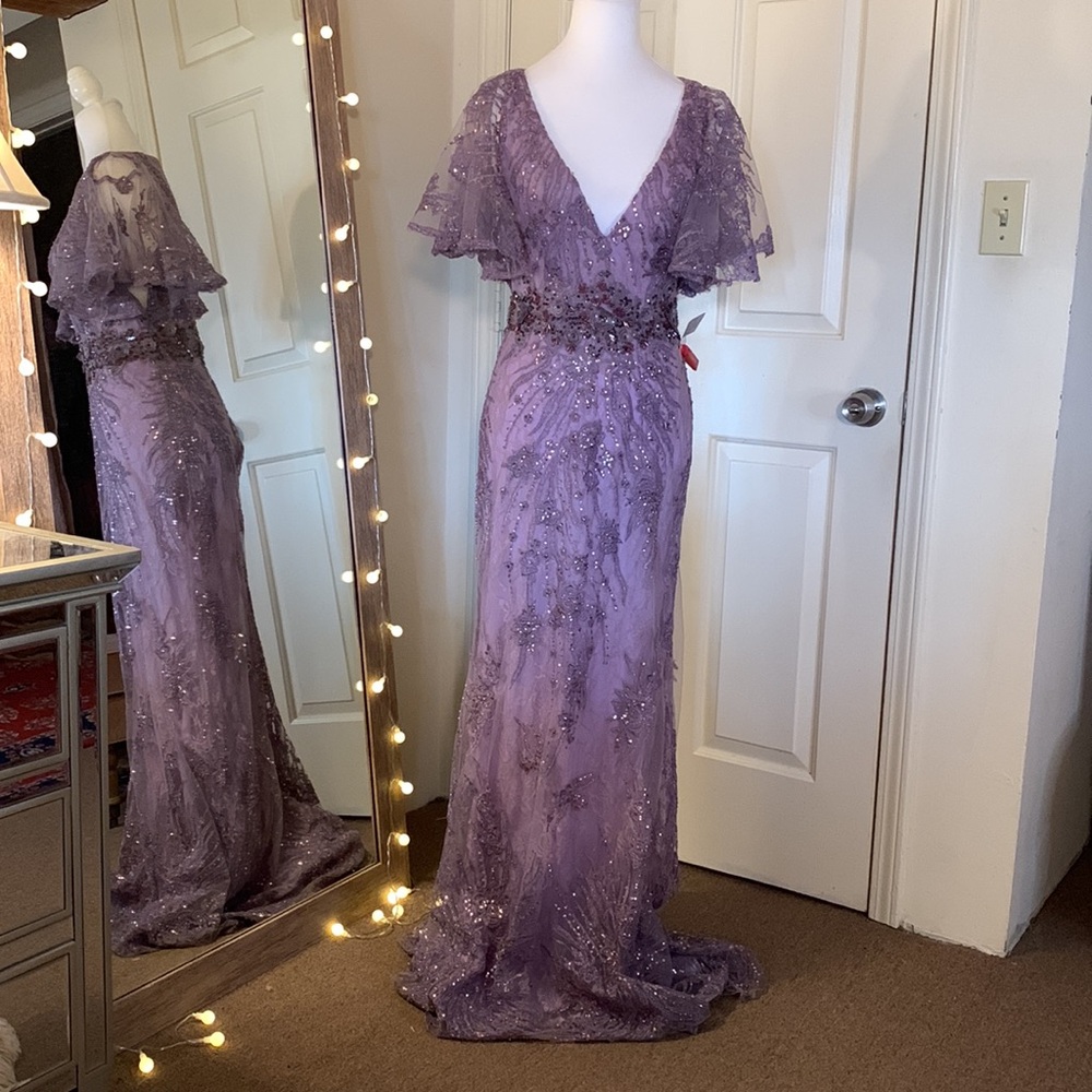 MAC DUGGAL
Vintage Flutter Sleeve Evening Gown - Picture 4 of 17